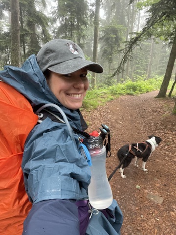randonnée avec mon chien sous la pluie